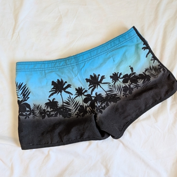 2/$20 🏄‍♀️ Billabong Board Shorts Y2K Style Medium - Picture 4 of 7